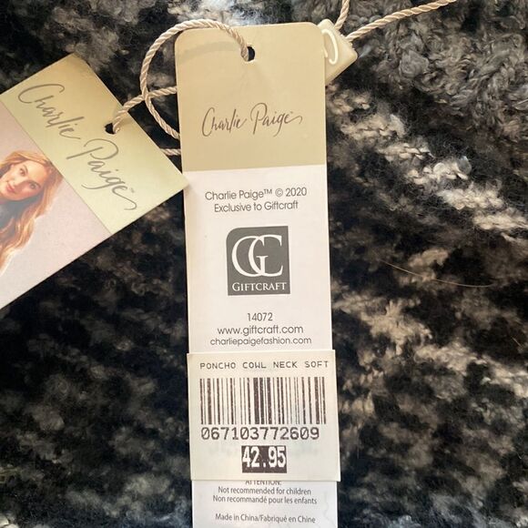 NWT! Charlie Paige Women’s Poncho Cowl Neck Soft Black Gray One Size - Picture 10 of 10
